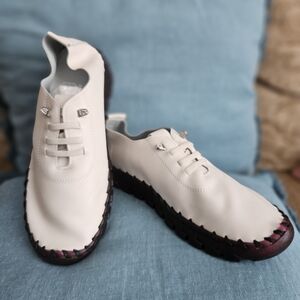 Women's Cream Leather Shoes